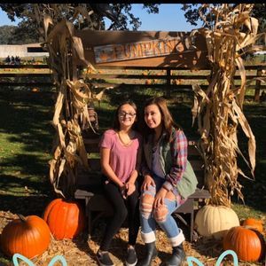 Meet your Posher, Makia